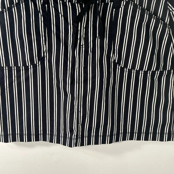 White stag ,6 Black and white stripe , tie waist zipper button front closure - Picture 6 of 6